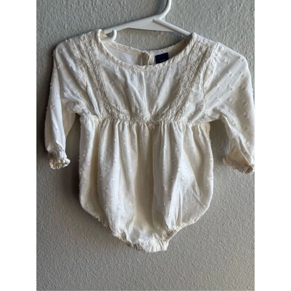 ❤️Old Navy Baby Clip-Dot Lace-Trim Bubble 3-6M